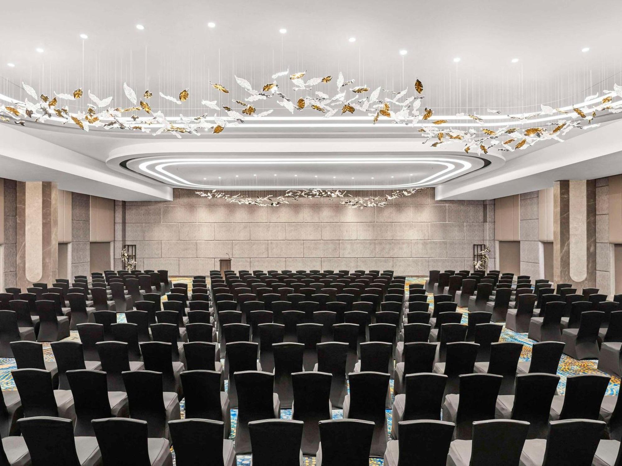 Novotel Mumbai International Airport Bombaim Exterior foto The ballroom