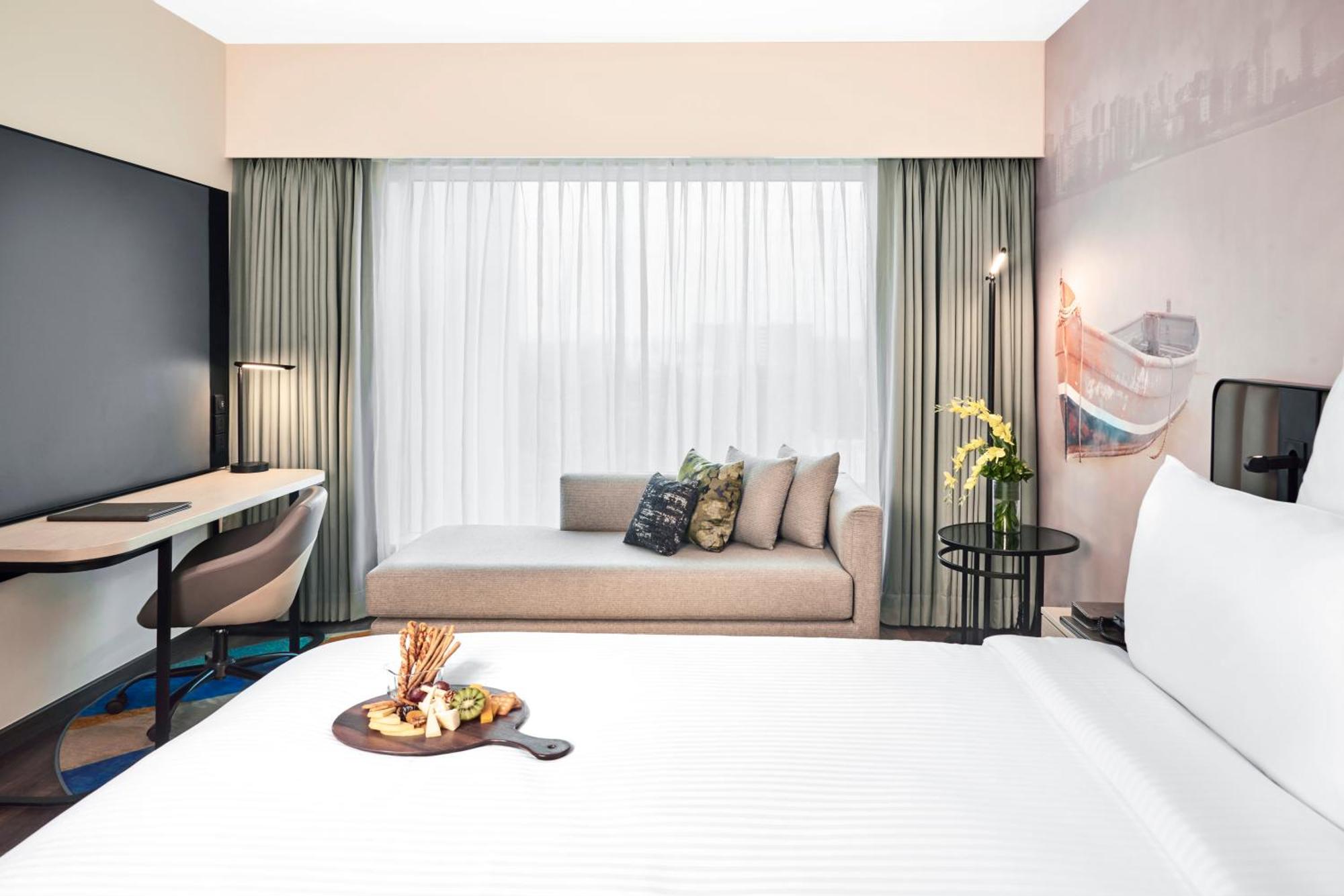 Novotel Mumbai International Airport Bombaim Exterior foto A room at the hotel